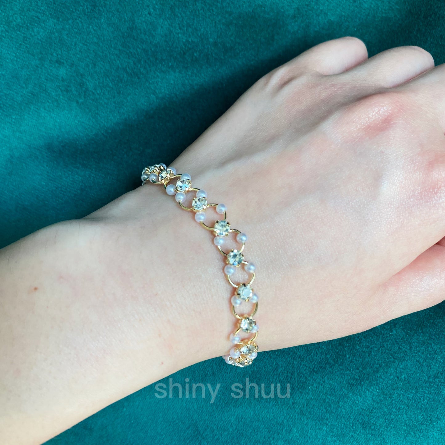 Delicate Pearl Rhinestone Bracelet