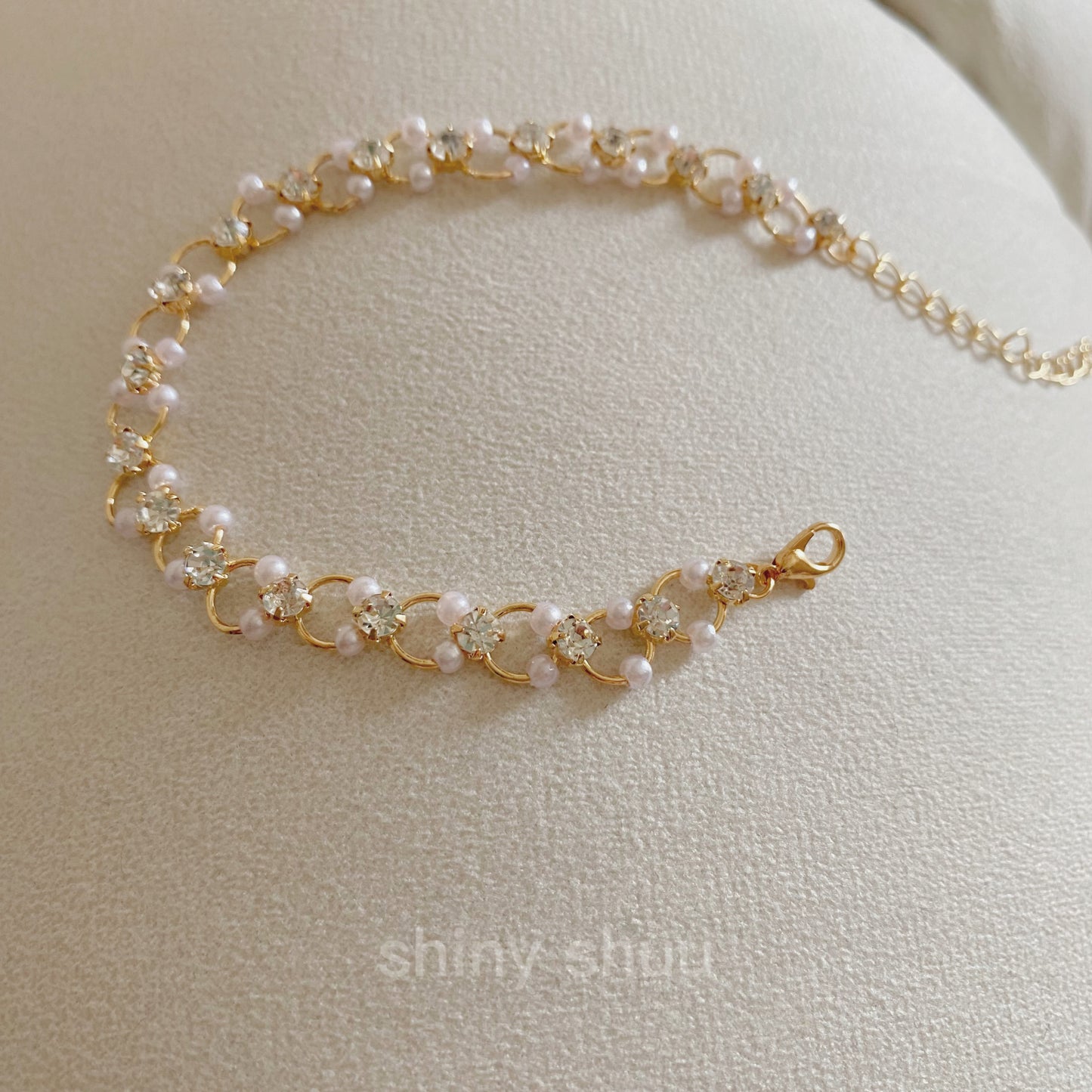 Delicate Pearl Rhinestone Bracelet