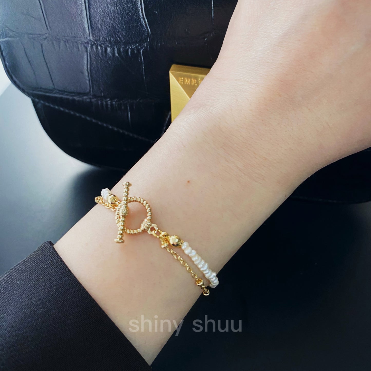 Luxurious Double-Layered OT Buckle Pearl Chain Bracelet