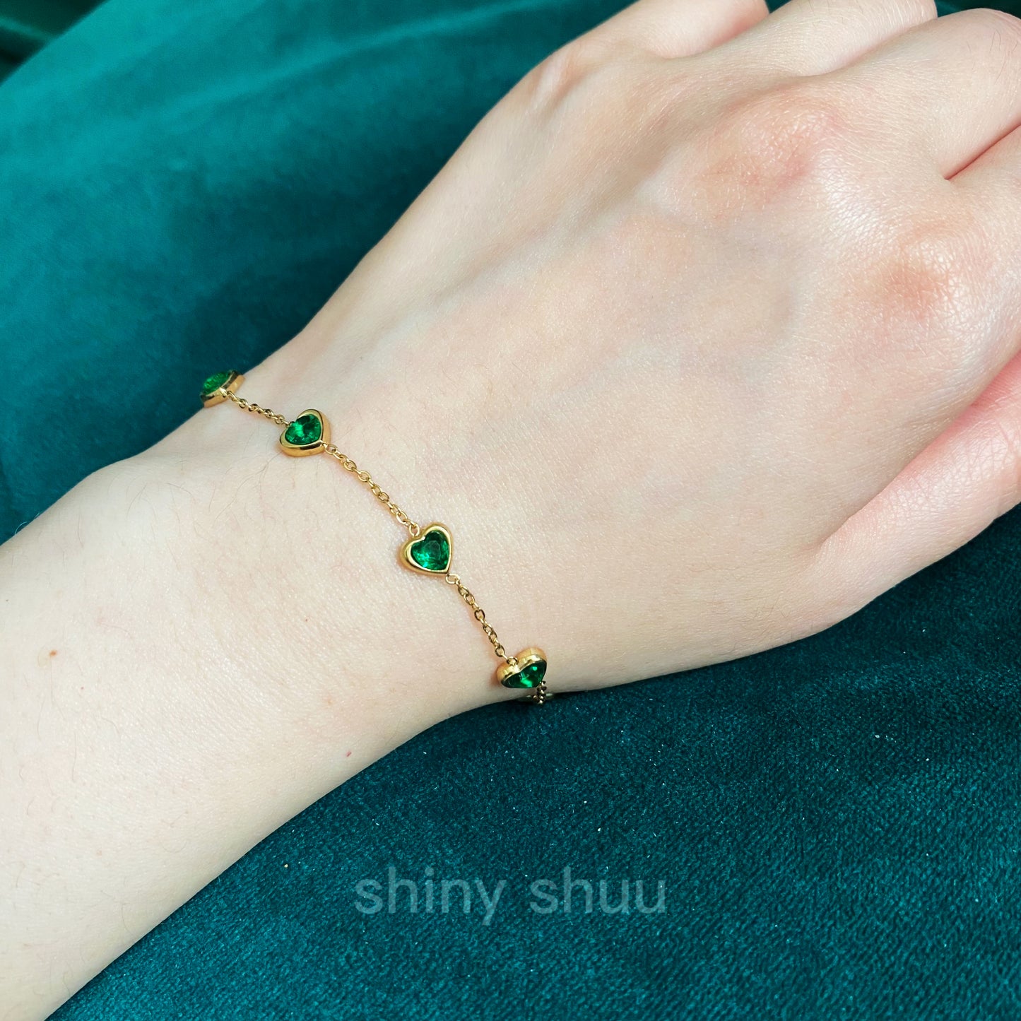 "So Many Emerald Cuties" Heart-Shaped Emerald Chain Bracelet 